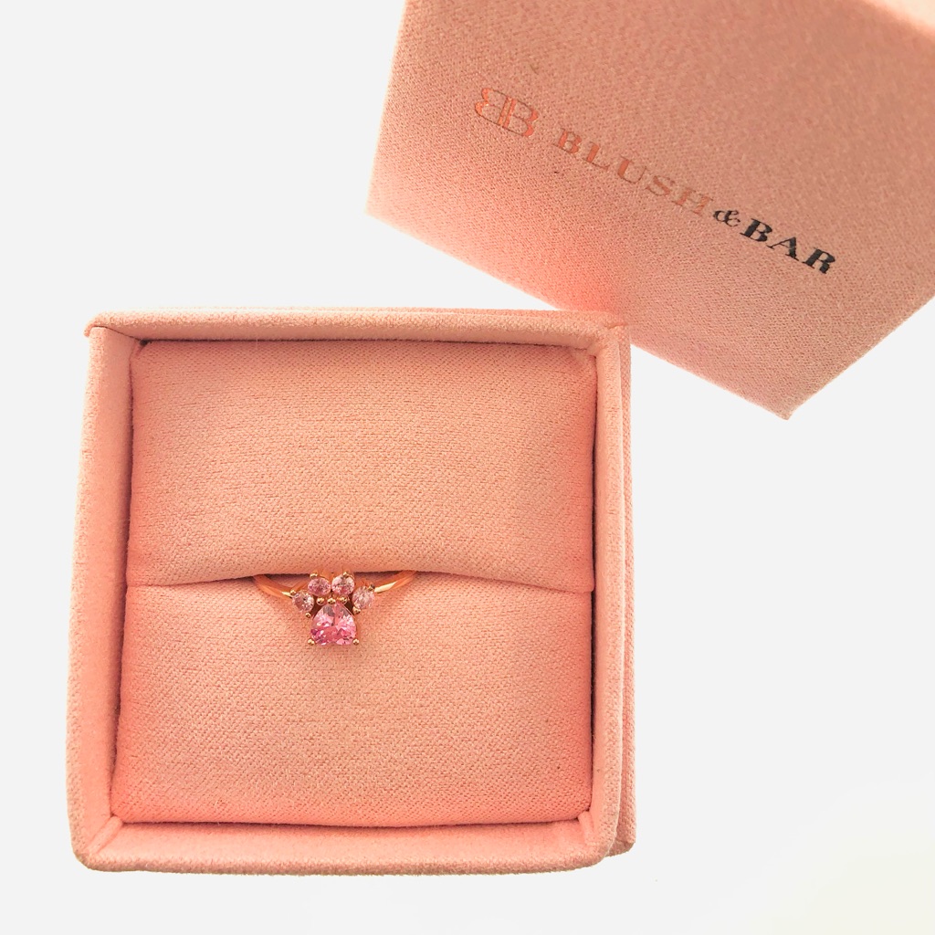 Women’s Blush & Bar Rose Gold Bella Paw Rose Quartz Ring